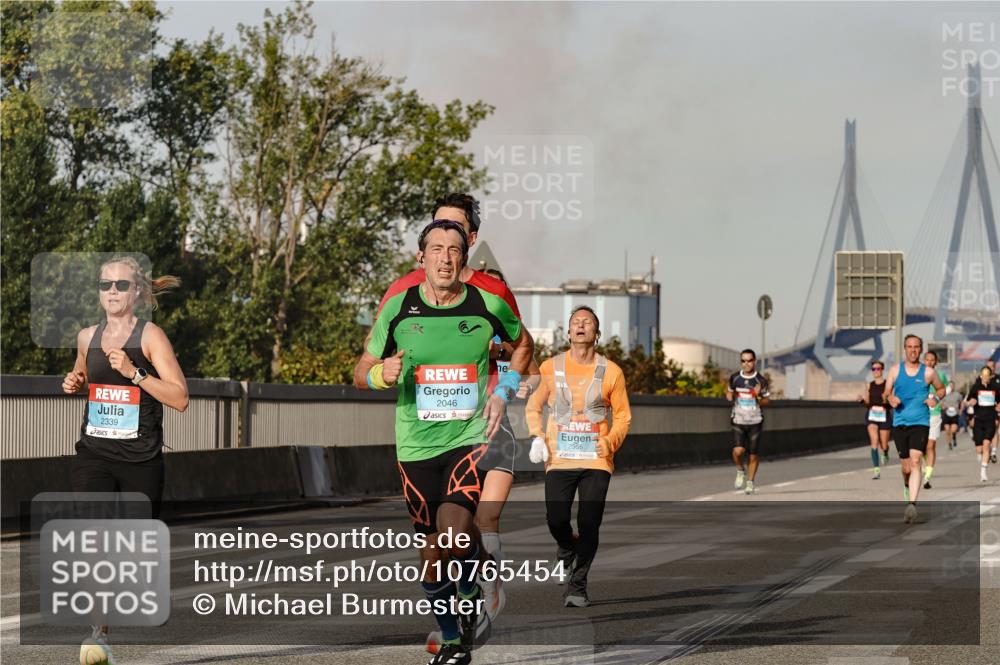 03.10.2026 - Köhlbrandbrückenlauf Michael Burmester http://msf.ph/oto/10765454 03.10.2026 09:43:30 Position 3 2339, 2046, 2356 meine-sportfotos.de