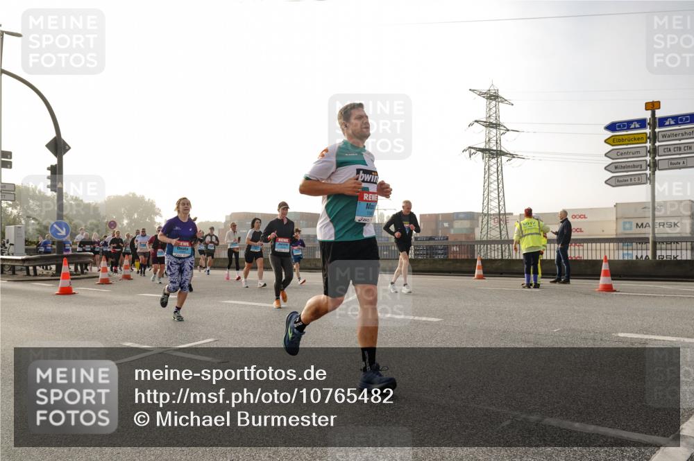 03.10.2026 - Köhlbrandbrückenlauf Michael Burmester http://msf.ph/oto/10765482 03.10.2026 09:20:01 Position 3  meine-sportfotos.de