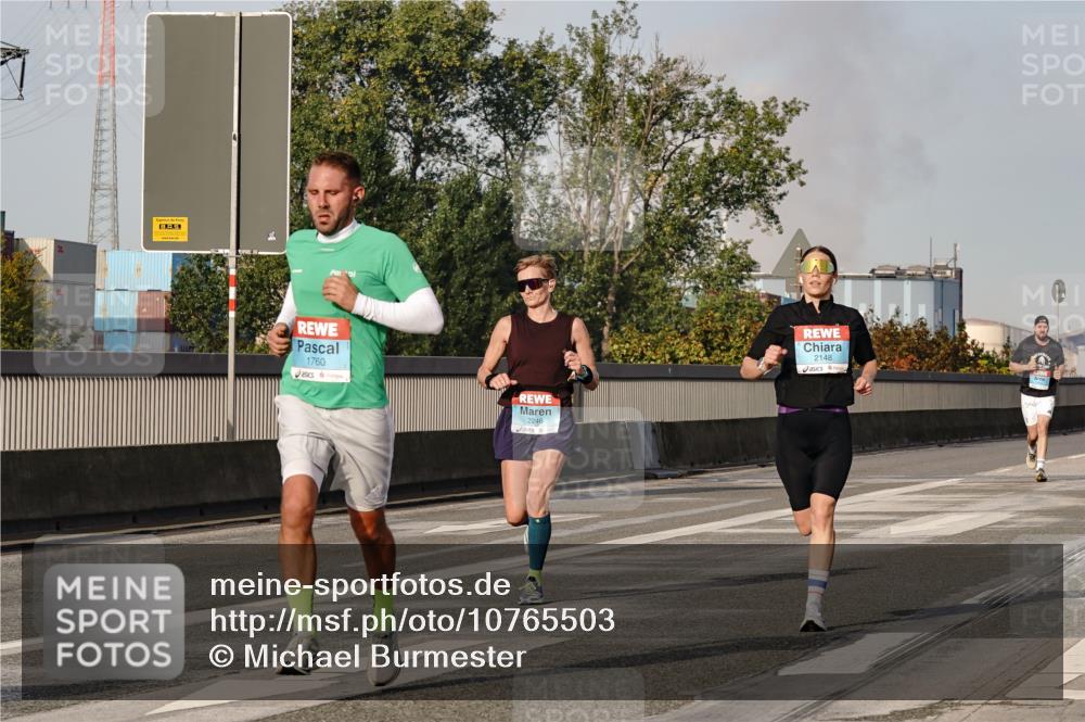 03.10.2026 - Köhlbrandbrückenlauf Michael Burmester http://msf.ph/oto/10765503 03.10.2026 09:43:44 Position 3 1760, 2246, 2148 meine-sportfotos.de