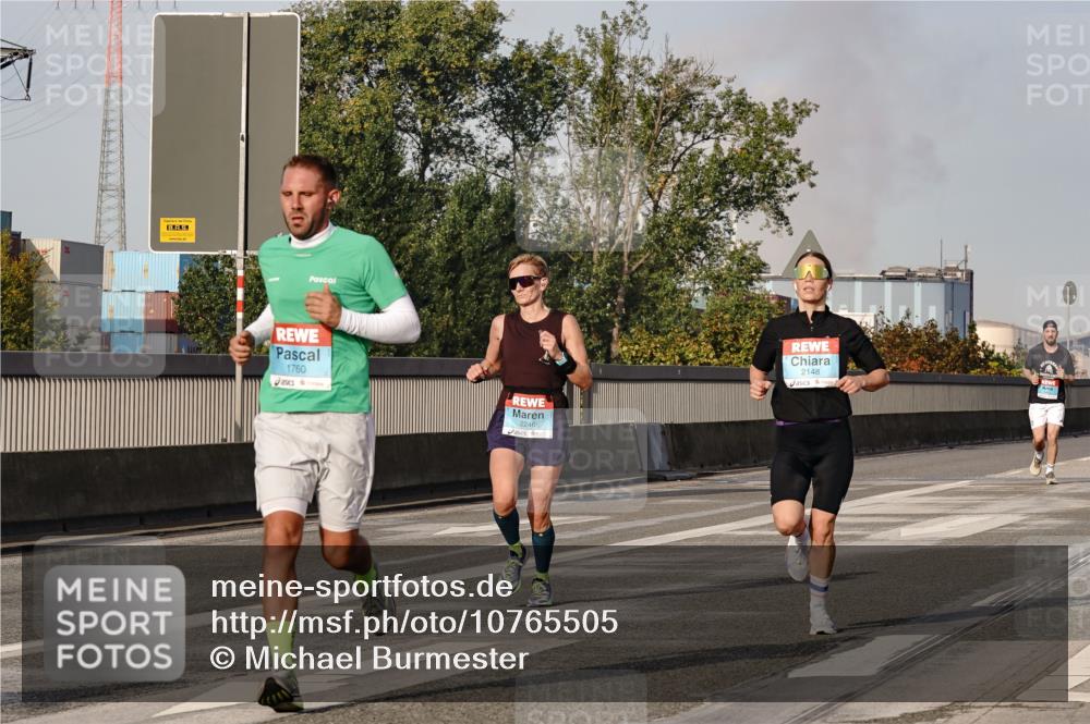 03.10.2026 - Köhlbrandbrückenlauf Michael Burmester http://msf.ph/oto/10765505 03.10.2026 09:43:44 Position 3 1760, 2246, 2148 meine-sportfotos.de