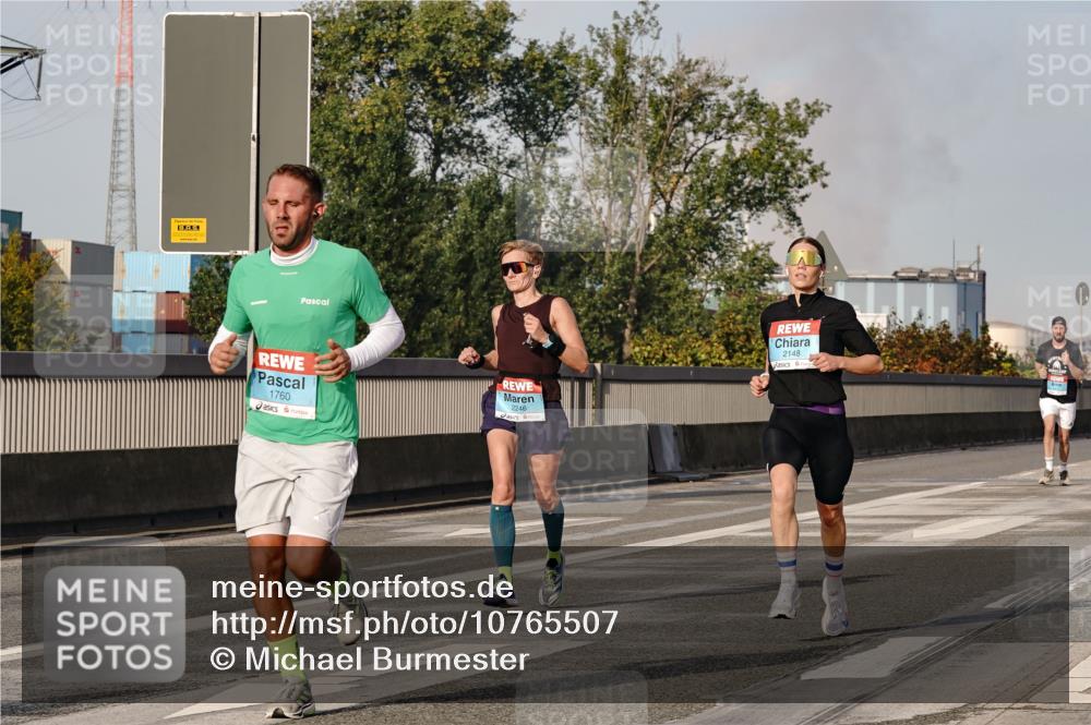 03.10.2026 - Köhlbrandbrückenlauf Michael Burmester http://msf.ph/oto/10765507 03.10.2026 09:43:44 Position 3 1760, 2246, 2148 meine-sportfotos.de