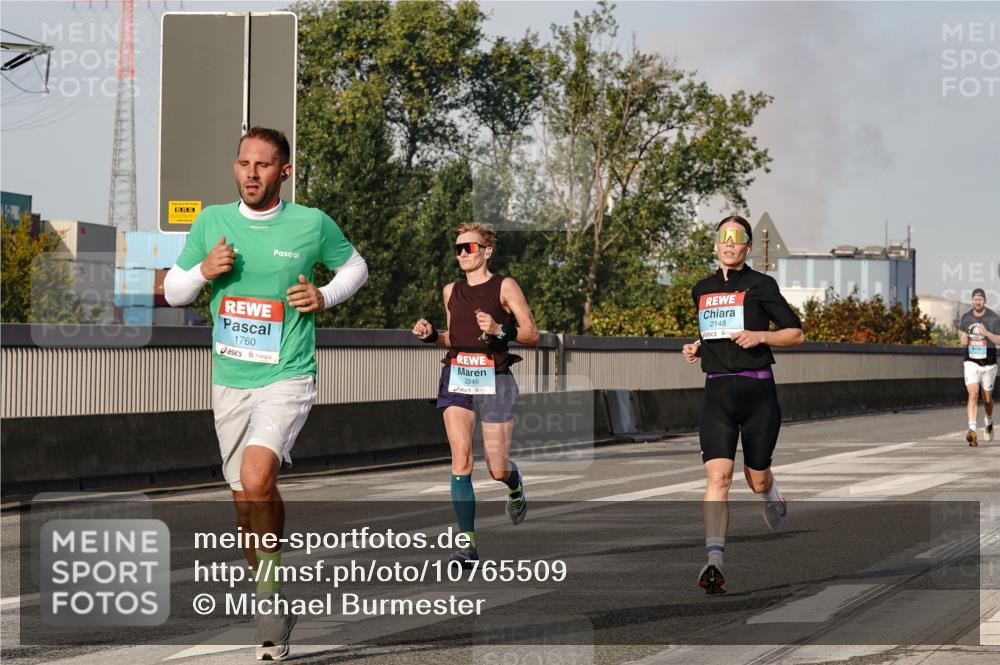 03.10.2026 - Köhlbrandbrückenlauf Michael Burmester http://msf.ph/oto/10765509 03.10.2026 09:43:44 Position 3 1760, 2246, 2148 meine-sportfotos.de
