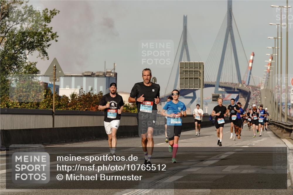 03.10.2026 - Köhlbrandbrückenlauf Michael Burmester http://msf.ph/oto/10765512 03.10.2026 09:43:46 Position 3 1412, 2197, 1714 meine-sportfotos.de