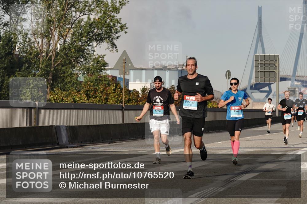 03.10.2026 - Köhlbrandbrückenlauf Michael Burmester http://msf.ph/oto/10765520 03.10.2026 09:43:48 Position 3 2197, 100, 1714, 1412, 1 meine-sportfotos.de