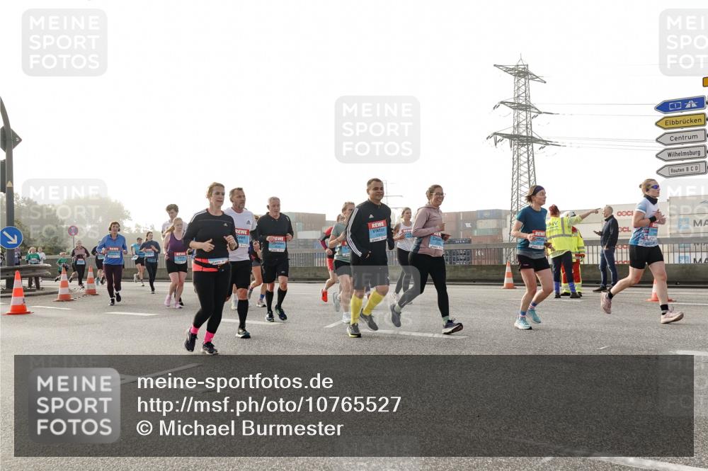 03.10.2026 - Köhlbrandbrückenlauf Michael Burmester http://msf.ph/oto/10765527 03.10.2026 09:20:08 Position 3  meine-sportfotos.de