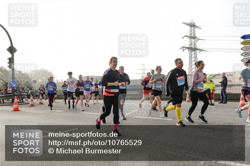 03.10.2026 - Köhlbrandbrückenlauf Michael Burmester http://msf.ph/oto/10765529 03.10.2026 09:20:08 Position 3 1 meine-sportfotos.de