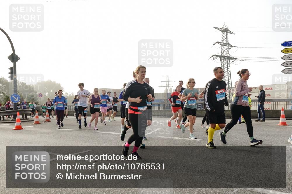 03.10.2026 - Köhlbrandbrückenlauf Michael Burmester http://msf.ph/oto/10765531 03.10.2026 09:20:08 Position 3 2360, 1 meine-sportfotos.de