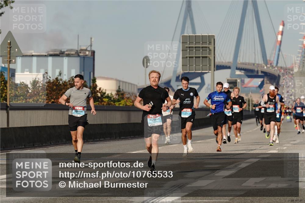 03.10.2026 - Köhlbrandbrückenlauf Michael Burmester http://msf.ph/oto/10765533 03.10.2026 09:43:53 Position 3  meine-sportfotos.de