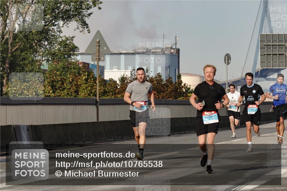 03.10.2026 - Köhlbrandbrückenlauf Michael Burmester http://msf.ph/oto/10765538 03.10.2026 09:43:54 Position 3  meine-sportfotos.de
