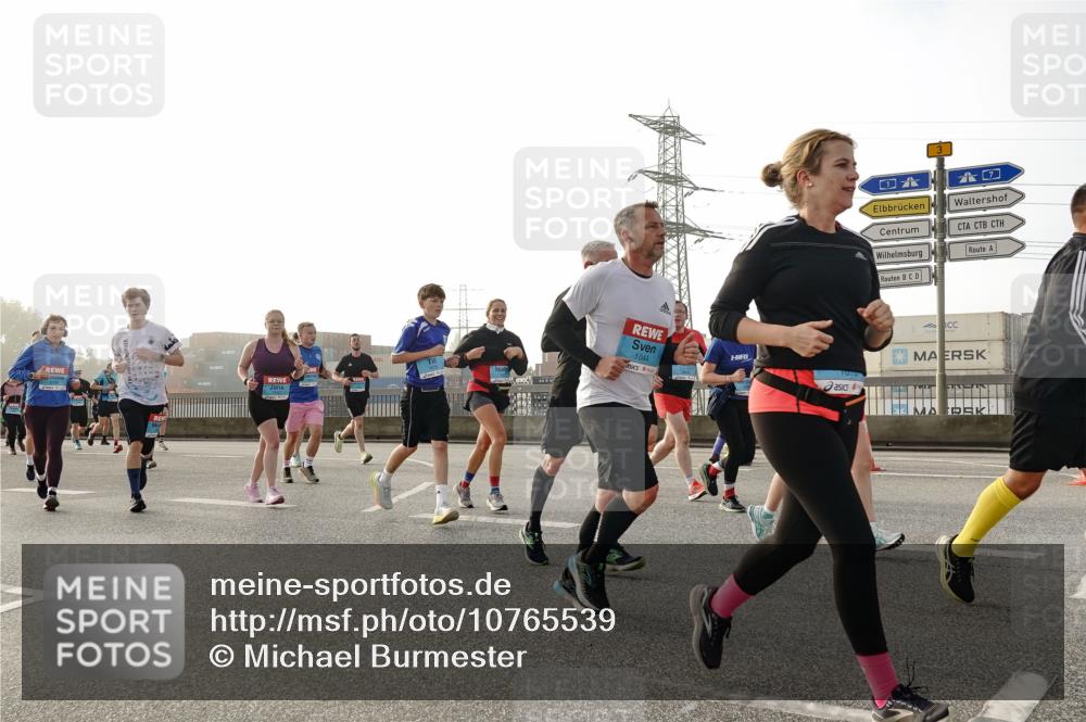 03.10.2026 - Köhlbrandbrückenlauf Michael Burmester http://msf.ph/oto/10765539 03.10.2026 09:20:09 Position 3 1044, 3 meine-sportfotos.de
