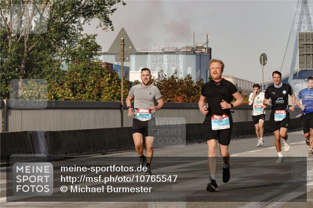 03.10.2026 - Köhlbrandbrückenlauf Michael Burmester http://msf.ph/oto/10765547 03.10.2026 09:43:55 Position 3 2206, 3769 meine-sportfotos.de