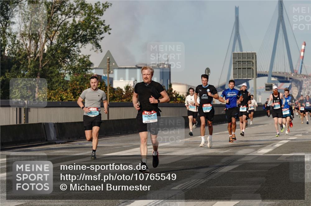 03.10.2026 - Köhlbrandbrückenlauf Michael Burmester http://msf.ph/oto/10765549 03.10.2026 09:43:56 Position 3  meine-sportfotos.de