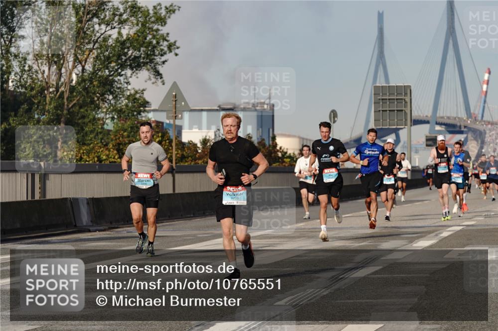 03.10.2026 - Köhlbrandbrückenlauf Michael Burmester http://msf.ph/oto/10765551 03.10.2026 09:43:56 Position 3 2208 meine-sportfotos.de