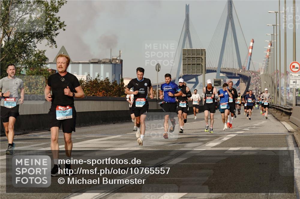 03.10.2026 - Köhlbrandbrückenlauf Michael Burmester http://msf.ph/oto/10765557 03.10.2026 09:43:57 Position 3 2206, 2208, 12, 5 meine-sportfotos.de