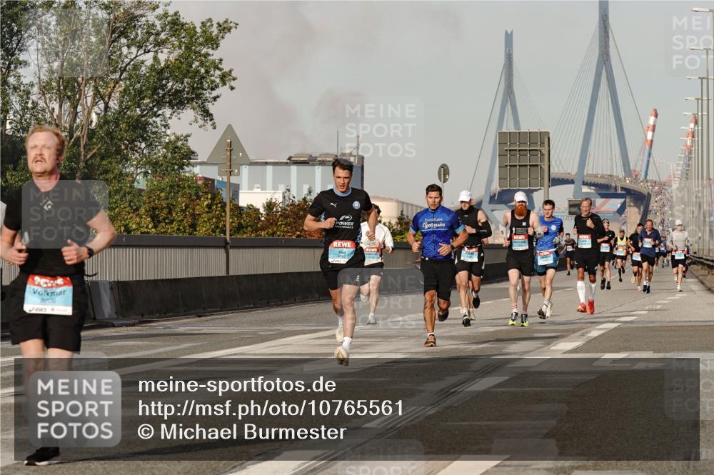 03.10.2026 - Köhlbrandbrückenlauf Michael Burmester http://msf.ph/oto/10765561 03.10.2026 09:43:59 Position 3 2208 meine-sportfotos.de