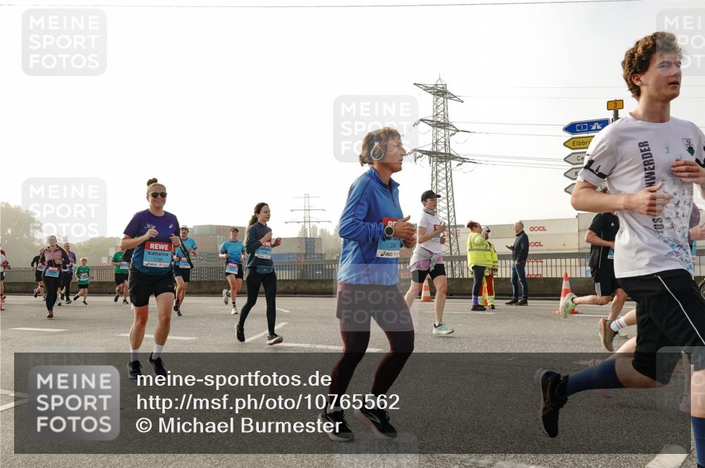 03.10.2026 - Köhlbrandbrückenlauf Michael Burmester http://msf.ph/oto/10765562 03.10.2026 09:20:12 Position 3  meine-sportfotos.de