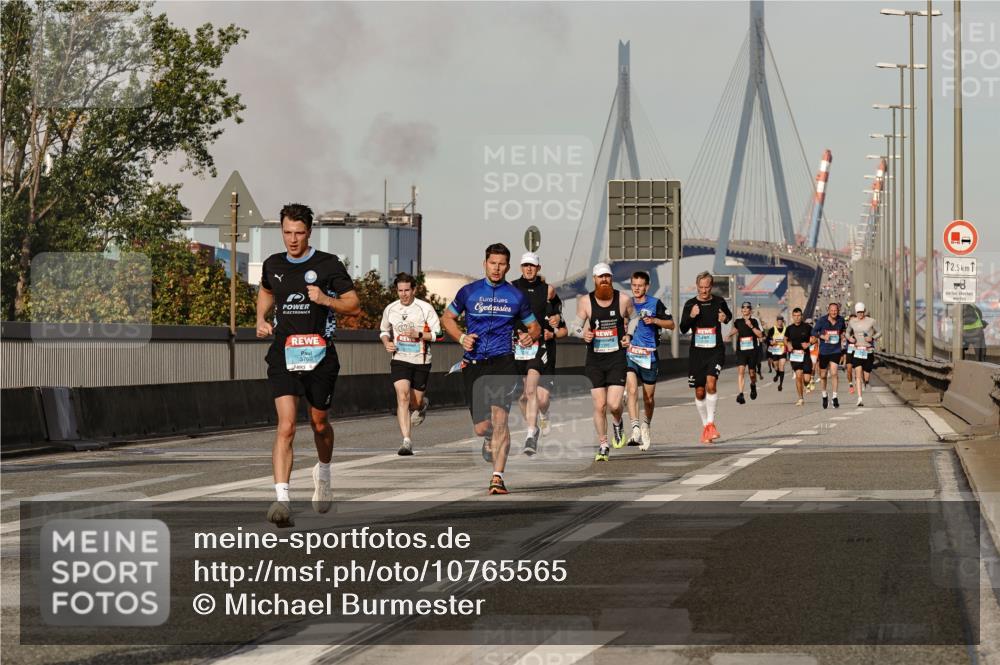 03.10.2026 - Köhlbrandbrückenlauf Michael Burmester http://msf.ph/oto/10765565 03.10.2026 09:44:00 Position 3 3769, 12, 5, 18 meine-sportfotos.de