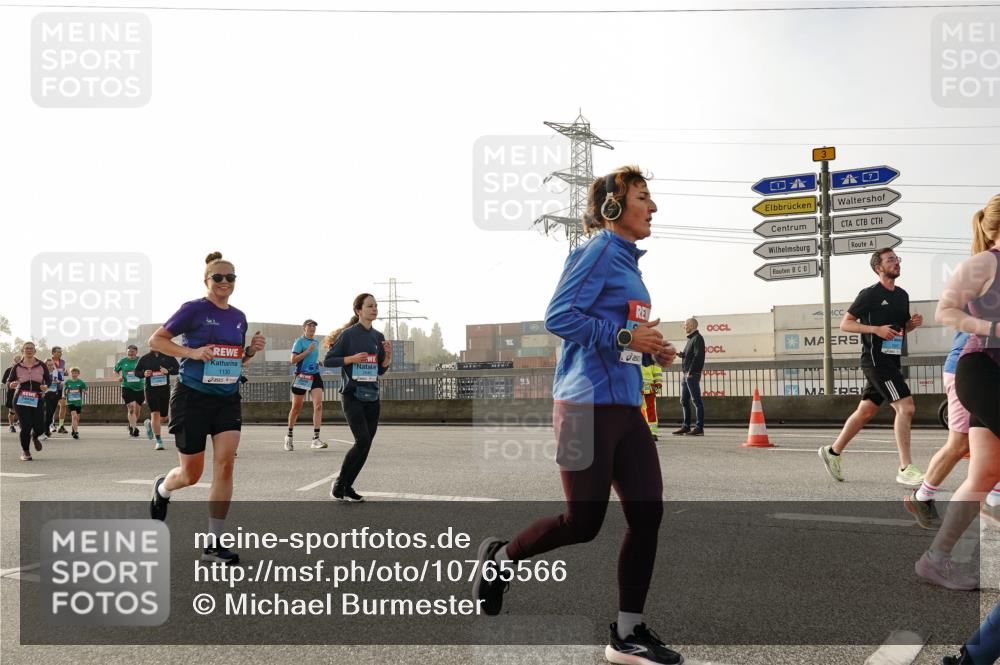 03.10.2026 - Köhlbrandbrückenlauf Michael Burmester http://msf.ph/oto/10765566 03.10.2026 09:20:12 Position 3 3 meine-sportfotos.de