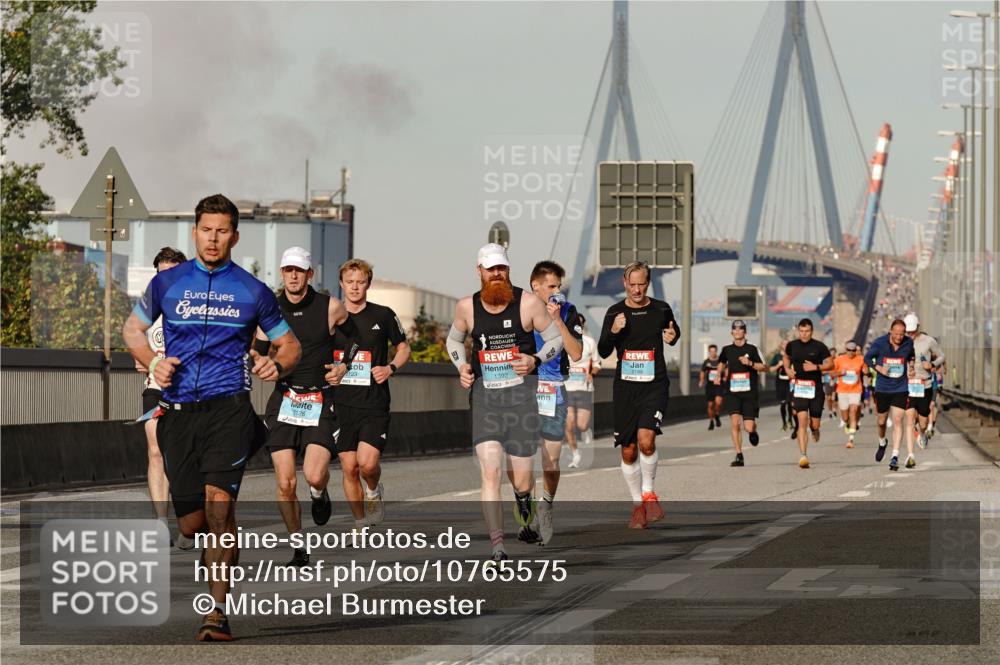03.10.2026 - Köhlbrandbrückenlauf Michael Burmester http://msf.ph/oto/10765575 03.10.2026 09:44:03 Position 3 126, 1392, 2188 meine-sportfotos.de