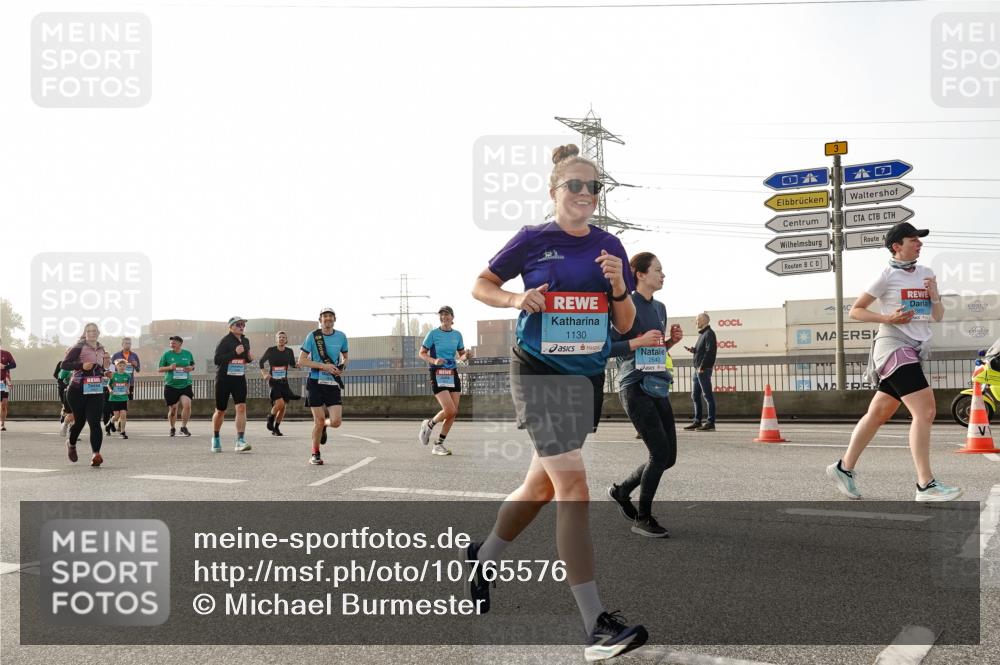 03.10.2026 - Köhlbrandbrückenlauf Michael Burmester http://msf.ph/oto/10765576 03.10.2026 09:20:13 Position 3 1130, 2643, 3 meine-sportfotos.de