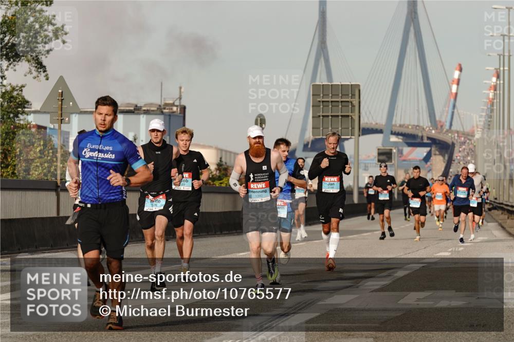 03.10.2026 - Köhlbrandbrückenlauf Michael Burmester http://msf.ph/oto/10765577 03.10.2026 09:44:03 Position 3 126, 1392, 2188 meine-sportfotos.de