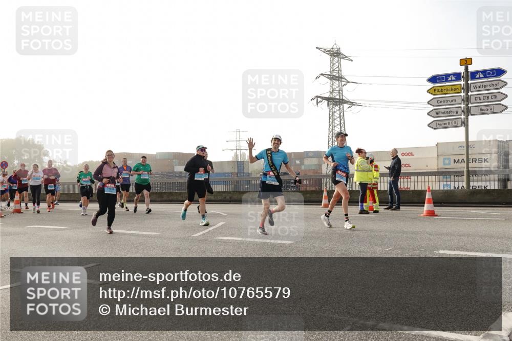 03.10.2026 - Köhlbrandbrückenlauf Michael Burmester http://msf.ph/oto/10765579 03.10.2026 09:20:14 Position 3 3 meine-sportfotos.de