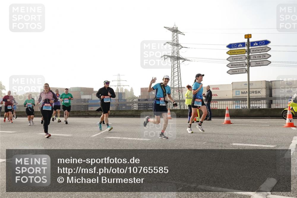 03.10.2026 - Köhlbrandbrückenlauf Michael Burmester http://msf.ph/oto/10765585 03.10.2026 09:20:14 Position 3  meine-sportfotos.de