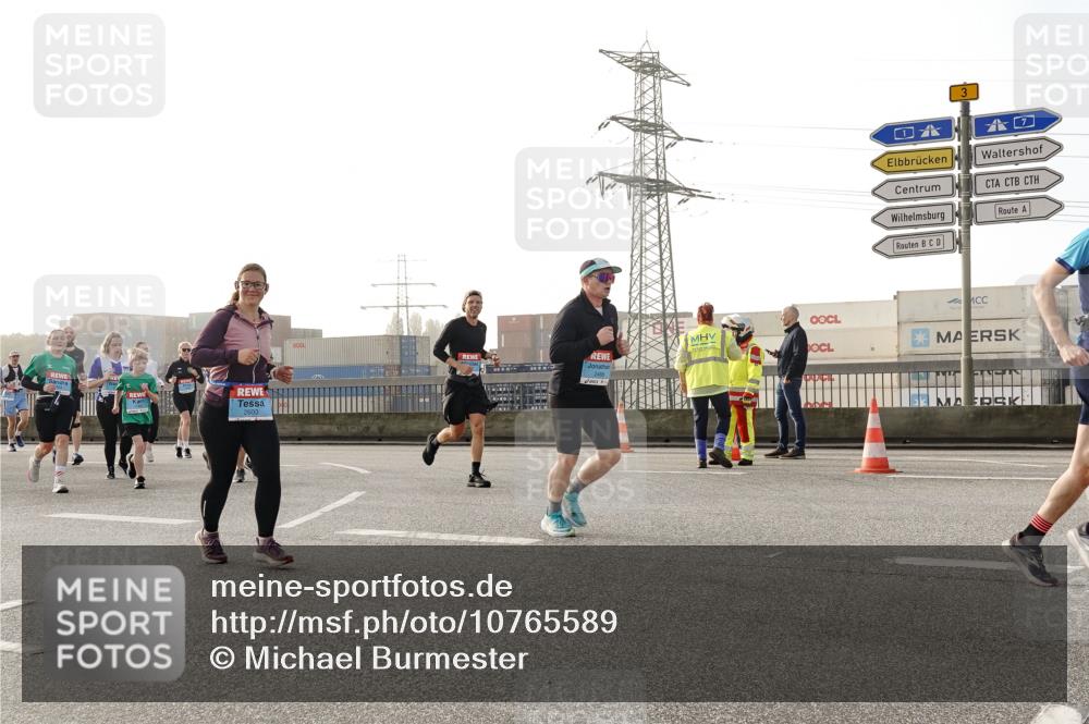 03.10.2026 - Köhlbrandbrückenlauf Michael Burmester http://msf.ph/oto/10765589 03.10.2026 09:20:15 Position 3 2603, 2488, 3 meine-sportfotos.de