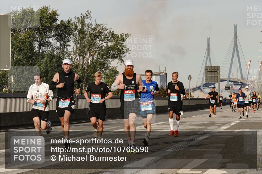 03.10.2026 - Köhlbrandbrückenlauf Michael Burmester http://msf.ph/oto/10765590 03.10.2026 09:44:07 Position 3 2177, 1392, 2123, 26 meine-sportfotos.de