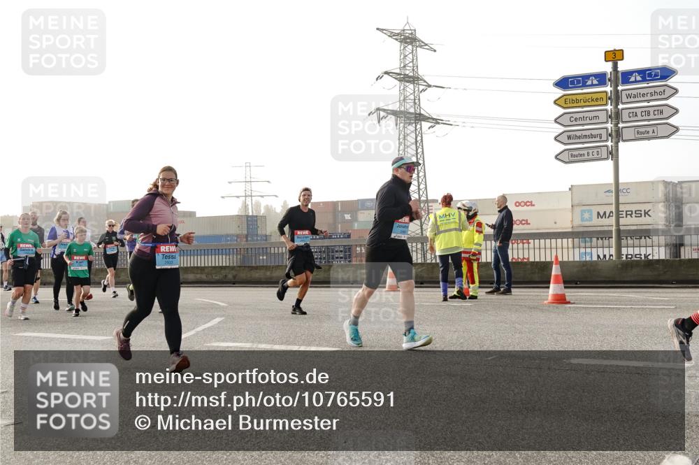 03.10.2026 - Köhlbrandbrückenlauf Michael Burmester http://msf.ph/oto/10765591 03.10.2026 09:20:15 Position 3 3, 111, 1, 2603 meine-sportfotos.de