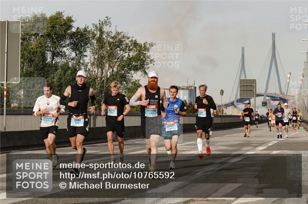03.10.2026 - Köhlbrandbrückenlauf Michael Burmester http://msf.ph/oto/10765592 03.10.2026 09:44:07 Position 3 2177, 2126, 1392 meine-sportfotos.de