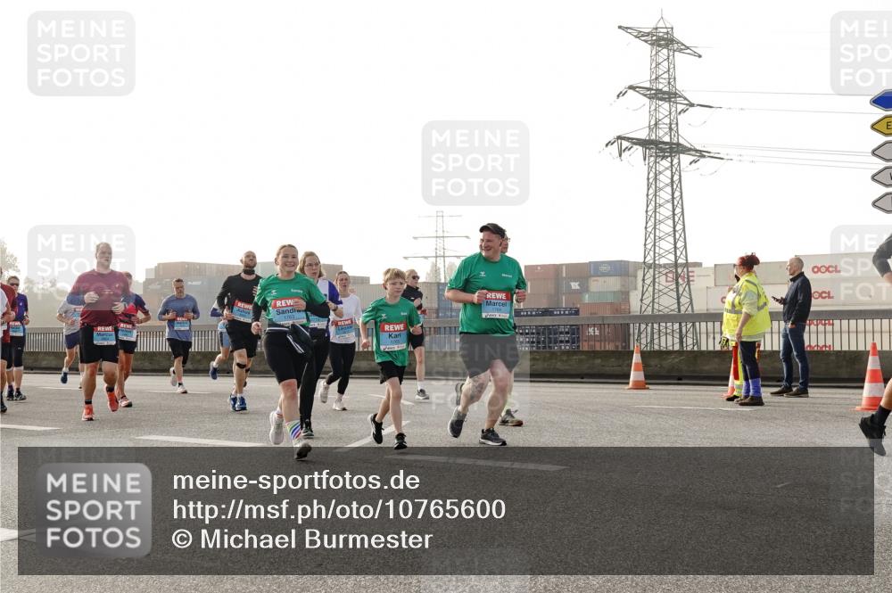 03.10.2026 - Köhlbrandbrückenlauf Michael Burmester http://msf.ph/oto/10765600 03.10.2026 09:20:17 Position 3 1764 meine-sportfotos.de