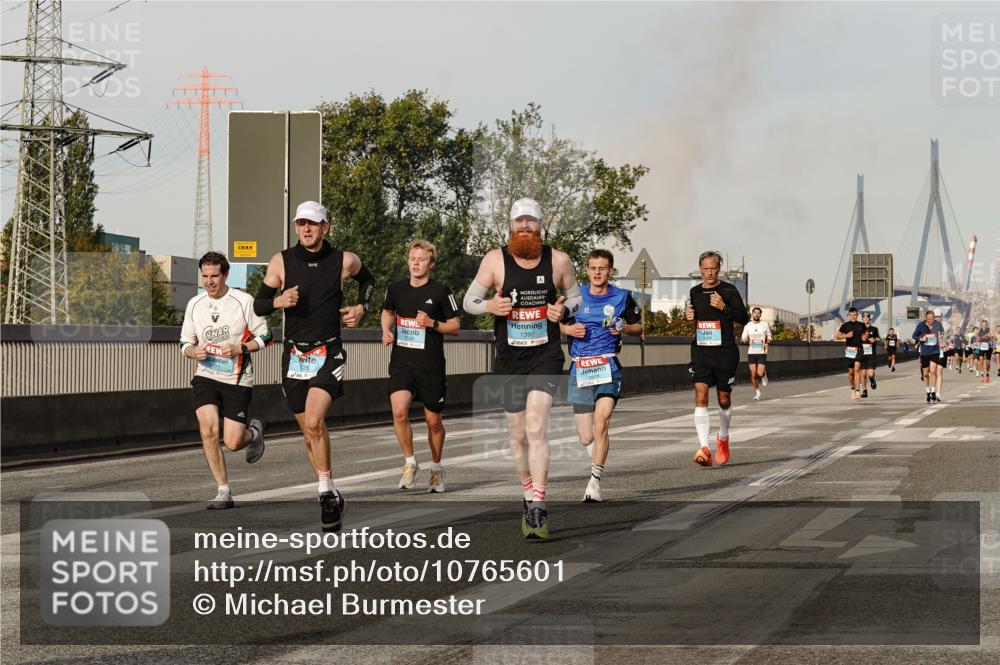 03.10.2026 - Köhlbrandbrückenlauf Michael Burmester http://msf.ph/oto/10765601 03.10.2026 09:44:09 Position 3 126, 2123, 1392, 2188 meine-sportfotos.de