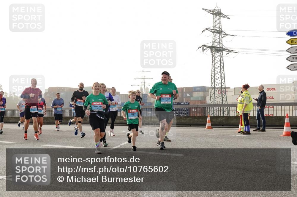 03.10.2026 - Köhlbrandbrückenlauf Michael Burmester http://msf.ph/oto/10765602 03.10.2026 09:20:17 Position 3 1764 meine-sportfotos.de