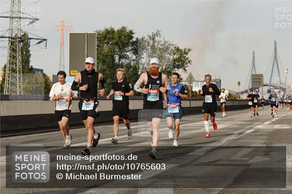 03.10.2026 - Köhlbrandbrückenlauf Michael Burmester http://msf.ph/oto/10765603 03.10.2026 09:44:09 Position 3 2177, 126, 1392 meine-sportfotos.de