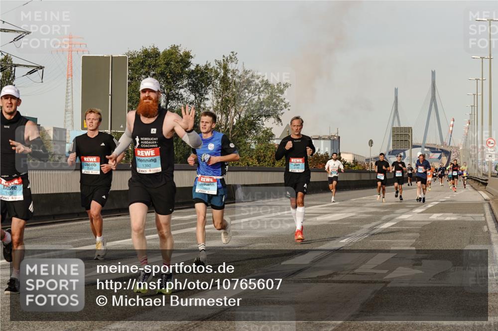 03.10.2026 - Köhlbrandbrückenlauf Michael Burmester http://msf.ph/oto/10765607 03.10.2026 09:44:10 Position 3 2126, 2123, 1392, 1828, 2188, 12, 5, 1 meine-sportfotos.de