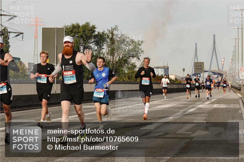 03.10.2026 - Köhlbrandbrückenlauf Michael Burmester http://msf.ph/oto/10765609 03.10.2026 09:44:10 Position 3 1392, 2188, 12, 5 meine-sportfotos.de