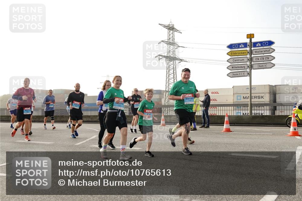 03.10.2026 - Köhlbrandbrückenlauf Michael Burmester http://msf.ph/oto/10765613 03.10.2026 09:20:18 Position 3 1763, 3, 1764 meine-sportfotos.de