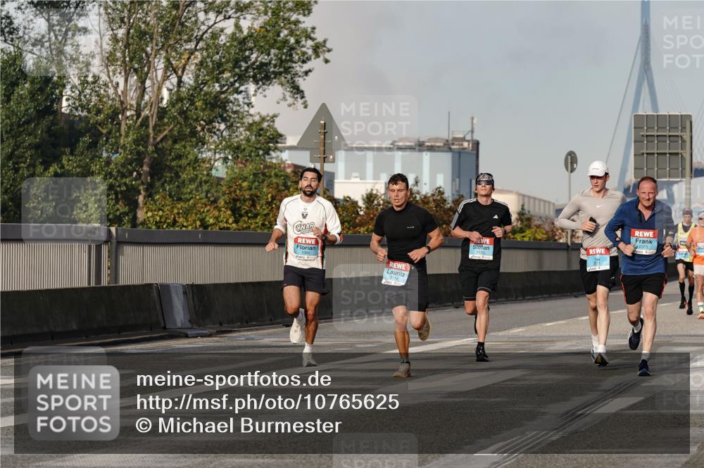 03.10.2026 - Köhlbrandbrückenlauf Michael Burmester http://msf.ph/oto/10765625 03.10.2026 09:44:14 Position 3 1066, 2114, 2133, 2375 meine-sportfotos.de