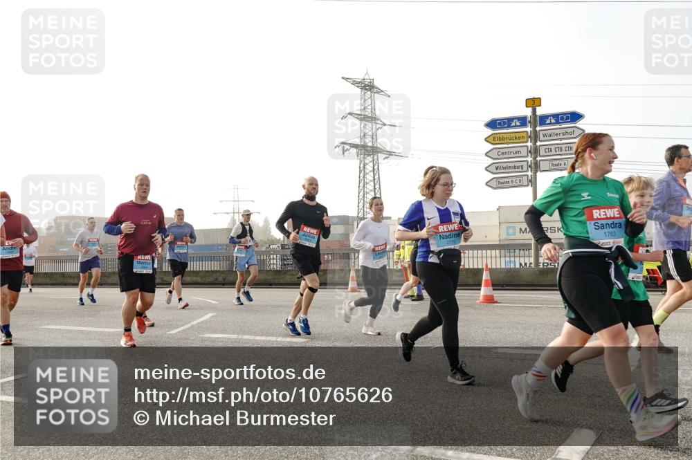 03.10.2026 - Köhlbrandbrückenlauf Michael Burmester http://msf.ph/oto/10765626 03.10.2026 09:20:19 Position 3 2824, 1000, 1763, 2719 meine-sportfotos.de