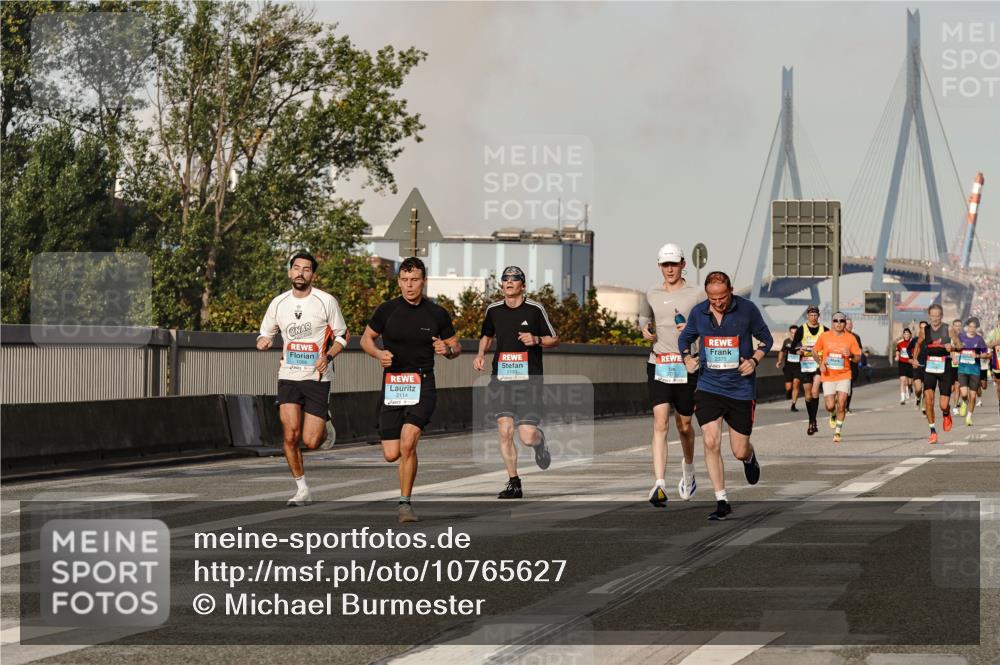 03.10.2026 - Köhlbrandbrückenlauf Michael Burmester http://msf.ph/oto/10765627 03.10.2026 09:44:15 Position 3 2114, 2375 meine-sportfotos.de