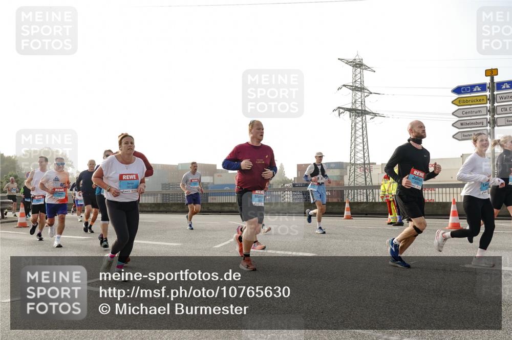 03.10.2026 - Köhlbrandbrückenlauf Michael Burmester http://msf.ph/oto/10765630 03.10.2026 09:20:20 Position 3 3815, 11, 1975, 3083 meine-sportfotos.de