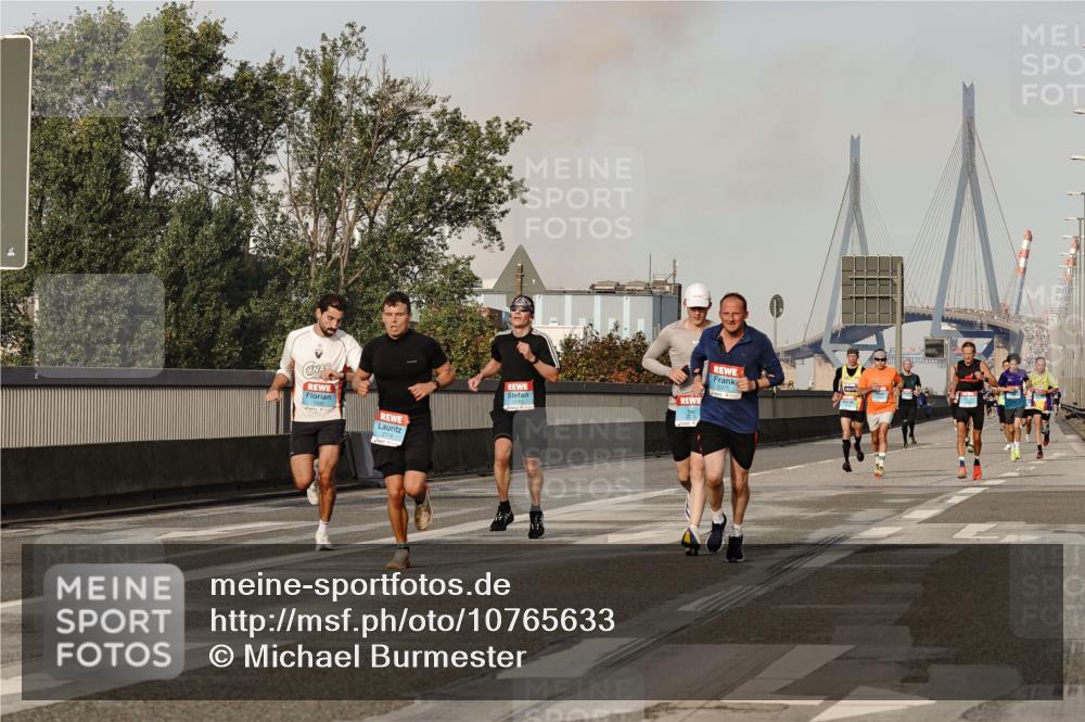 03.10.2026 - Köhlbrandbrückenlauf Michael Burmester http://msf.ph/oto/10765633 03.10.2026 09:44:16 Position 3 2114, 2375 meine-sportfotos.de