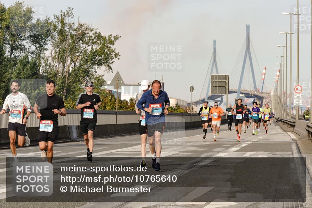 03.10.2026 - Köhlbrandbrückenlauf Michael Burmester http://msf.ph/oto/10765640 03.10.2026 09:44:17 Position 3 2114, 2375, 12, 5 meine-sportfotos.de