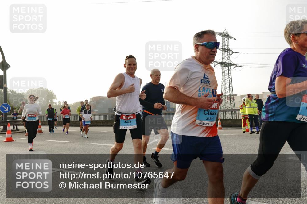 03.10.2026 - Köhlbrandbrückenlauf Michael Burmester http://msf.ph/oto/10765647 03.10.2026 09:20:23 Position 3 1613, 2064 meine-sportfotos.de