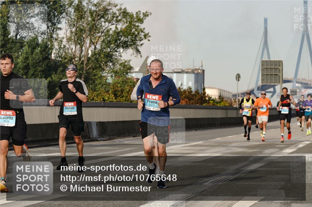 03.10.2026 - Köhlbrandbrückenlauf Michael Burmester http://msf.ph/oto/10765648 03.10.2026 09:44:18 Position 3 2114, 2133, 2375, 71, 5 meine-sportfotos.de