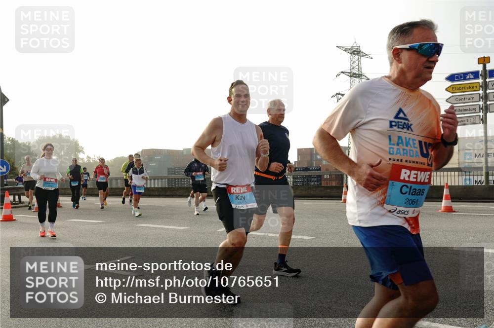 03.10.2026 - Köhlbrandbrückenlauf Michael Burmester http://msf.ph/oto/10765651 03.10.2026 09:20:23 Position 3 1613, 2064 meine-sportfotos.de