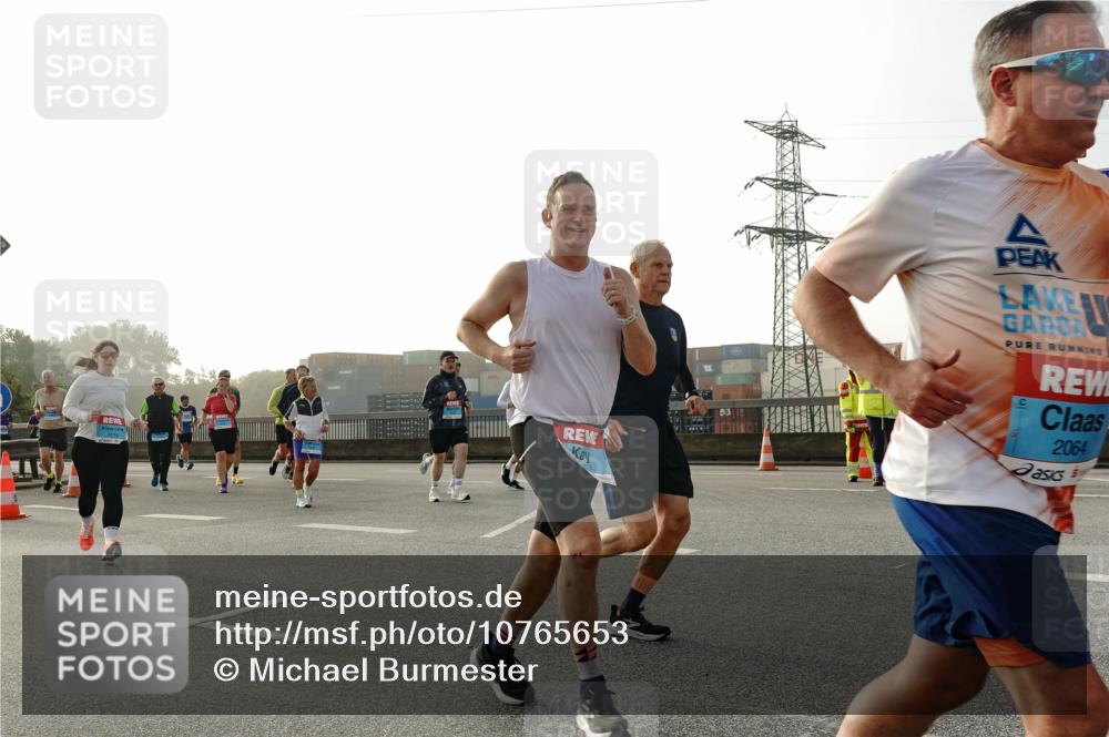 03.10.2026 - Köhlbrandbrückenlauf Michael Burmester http://msf.ph/oto/10765653 03.10.2026 09:20:23 Position 3 2064 meine-sportfotos.de