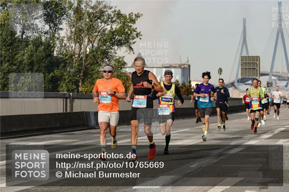 03.10.2026 - Köhlbrandbrückenlauf Michael Burmester http://msf.ph/oto/10765669 03.10.2026 09:44:26 Position 3 2237, 3836, 1342 meine-sportfotos.de