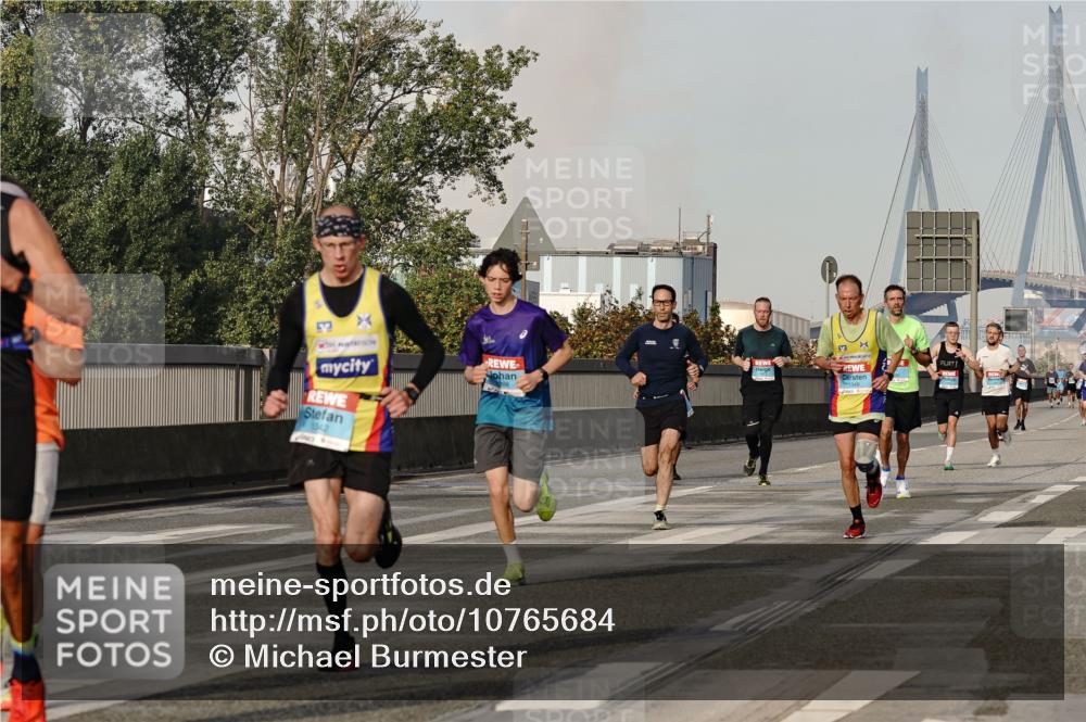 03.10.2026 - Köhlbrandbrückenlauf Michael Burmester http://msf.ph/oto/10765684 03.10.2026 09:44:28 Position 3 142 meine-sportfotos.de